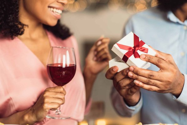 Colliers pour couple : pourquoi l'offrir à son partenaire ?