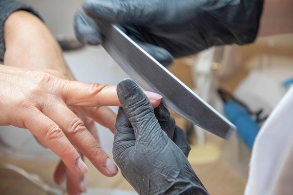 La french manucure (faux ongles french) : de quoi s'agit-il ?